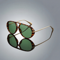 Leon | Elegante Aviator Sonnenbrille im Herrenstil in Grün