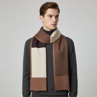 Gemusterter Strickschal für Herren in Khaki 1