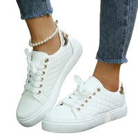 Gesteppte Damen-Sneaker mit niedrigem Schaft in Weiß