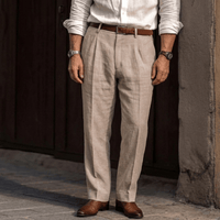 Herren-Bundfaltenhose mit Gürtelschlaufen in Beige