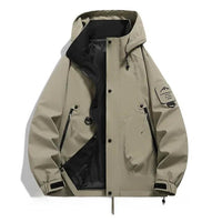 Herren Jacke mit Kapuze, Druckknopfleiste und Reißverschlusstaschen in Khaki