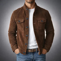 Herren Jacke mit Knopfleiste, Stehkragen und Brusttaschen mit Klappe in Dunkelbraun