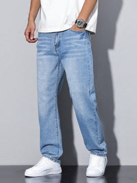 Herren Jeans mit lockerer Passform in Hellblau