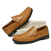 Herren-Loafer mit Mokassin-Naht und Kontrastnähten in Braun