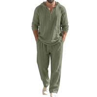 Herren-Set aus Kapuzenpullover und Hose in Grün