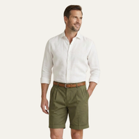 Herren Shorts mit Falten und Gürtel in Olivgrün
