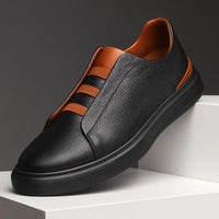 Herren-Slip-On-Sneaker mit Kontrastriemen-Detail in Schwarzbraun