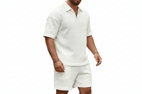 Herren Zweiteiliges Set mit Kurzarmshirt und Shorts mit Struktur in Weiß