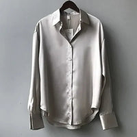 Lässige locker sitzende Satinbluse in Grau