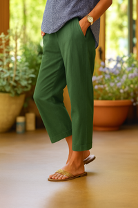 Leinen Verkürzte Damen-Hose mit geradem Bein und Umschlag in Grün