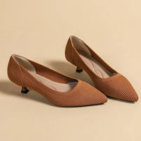 Solvei | Damen Kitten Heel Pumps Spitze Zehenpartie in Braun