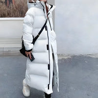 Mia | Damen Lange Gesteppte Kapuze Daunenjacke in Weiß