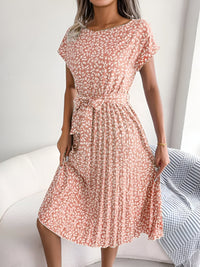 Caitlin | Plissee Blumenmuster Kleid in Lotus Rosa