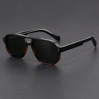 Unisex-Sonnenbrille mit Doppelsteg in quadratischer Form in Schwarz & Schildpatt