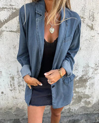 Lea | Eleganter Damenblazer aus klassischem Denim in Dunkelblau